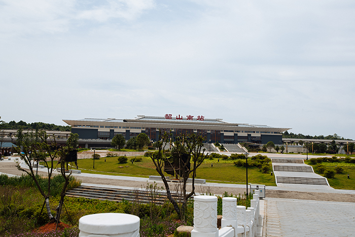 滬昆高鐵韶山南站站前廣場(chǎng)、站前路（K1+400～K2+060）
